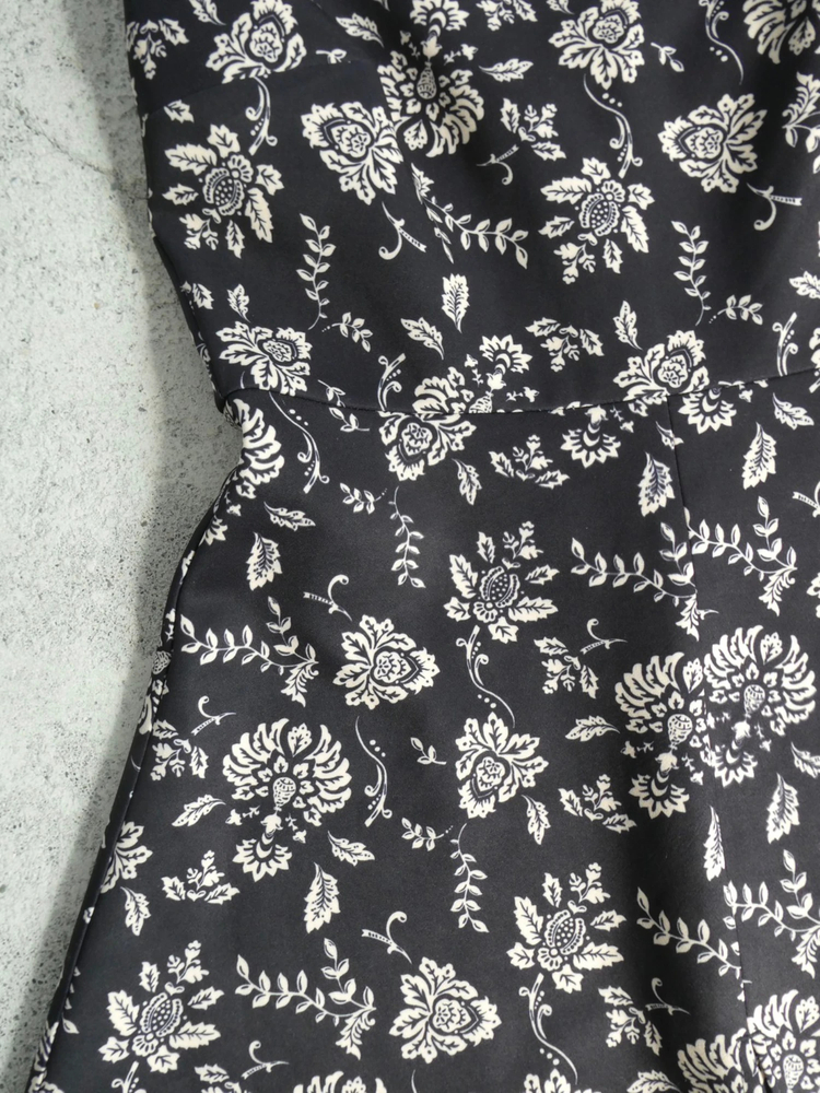 Center Tuck Flare Dress / TRUNC 88（トランクエイティーエイト