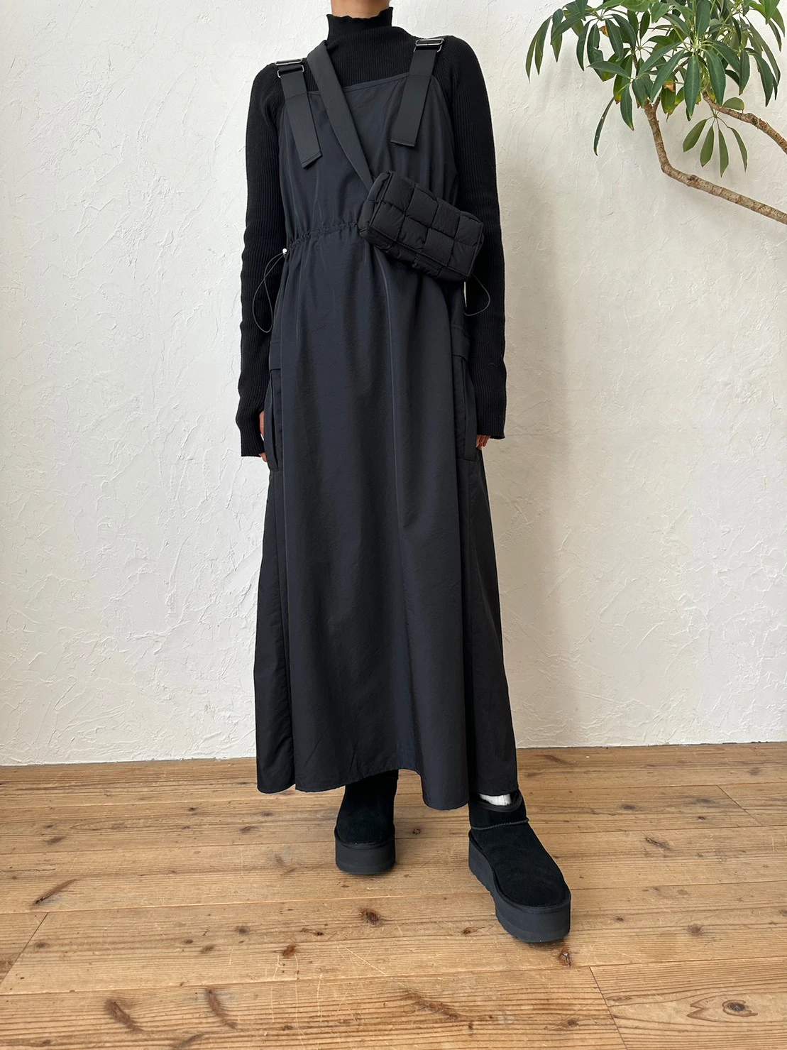 Shoulder Belt Drawstring Dress / TRUNC 88（トランクエイティー