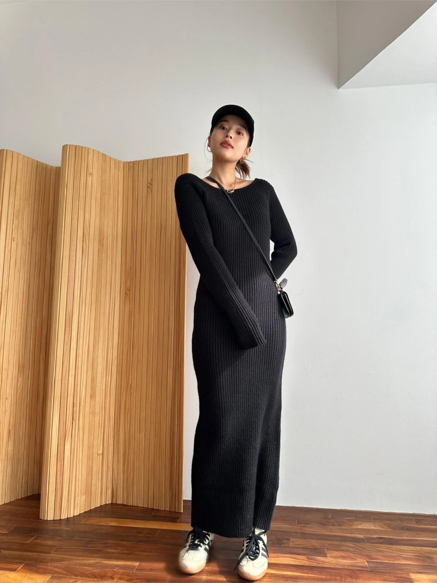 専用ワンピース Back Open Knit One piece / TRUNC 88（トランクエイティー