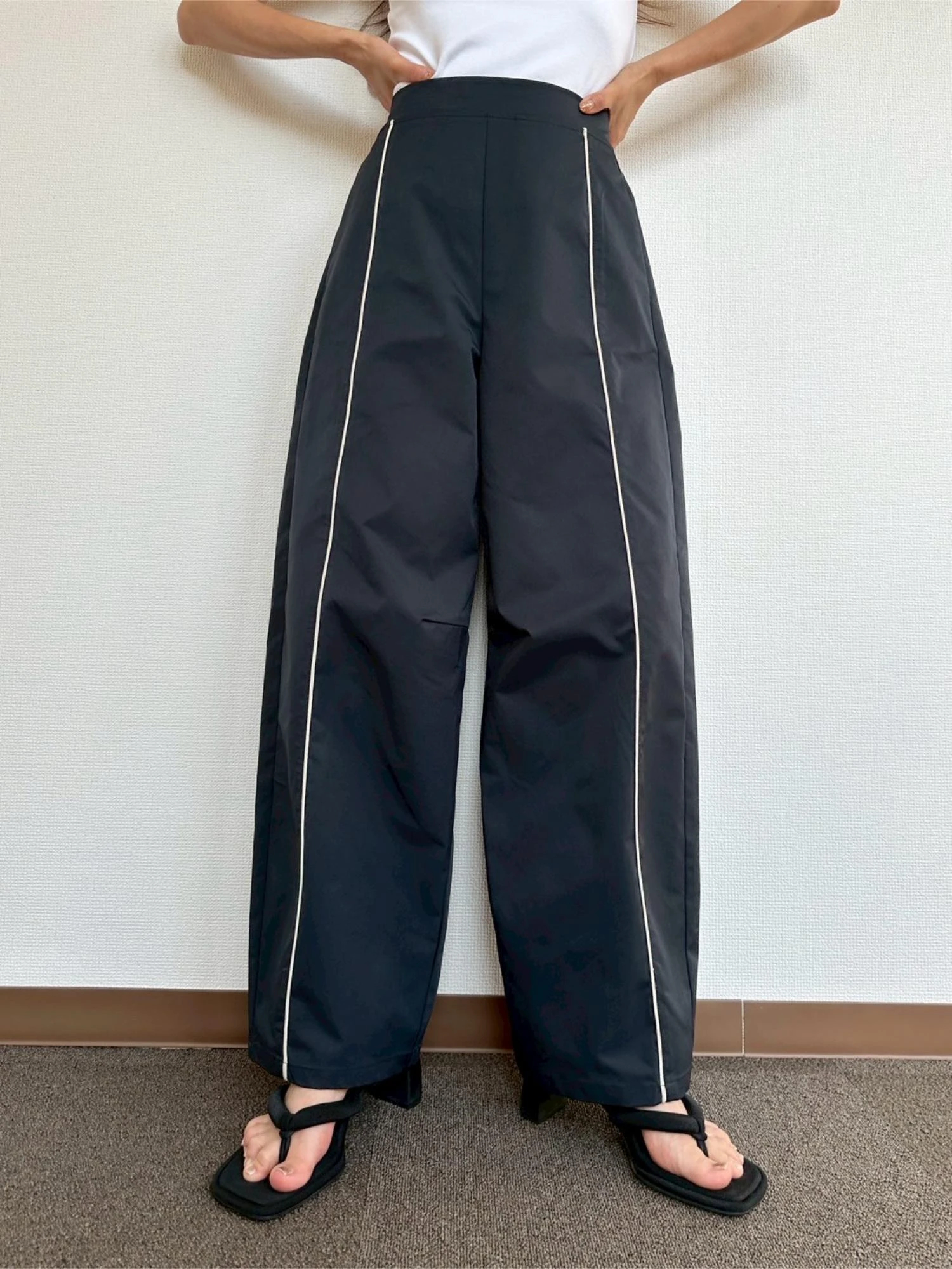 Piping Curve Pants / TRUNC 88（トランクエイティーエイト）のパンツ