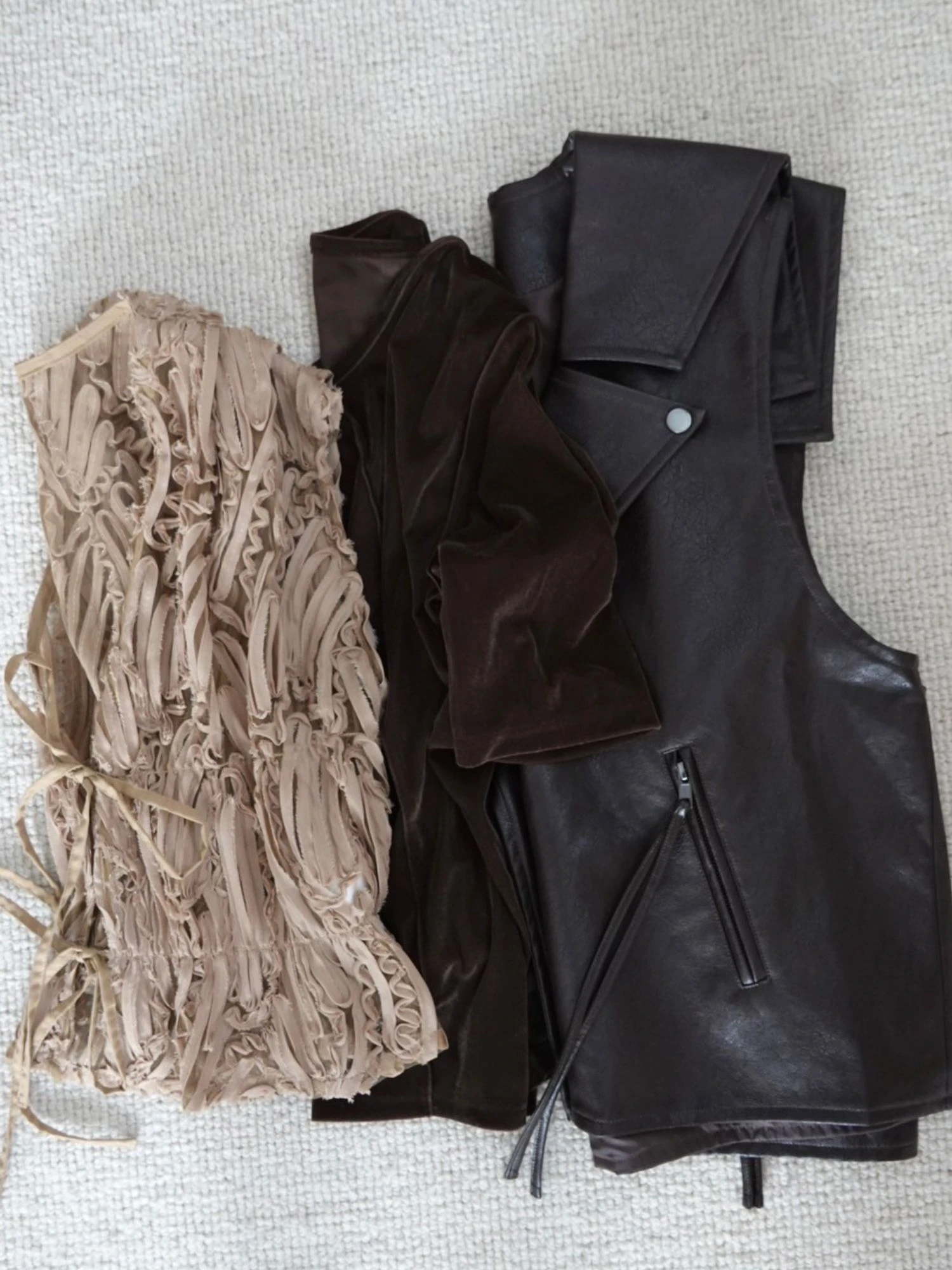 Embroidery Ribbon Vest / TRUNC 88（トランクエイティーエイト）の 