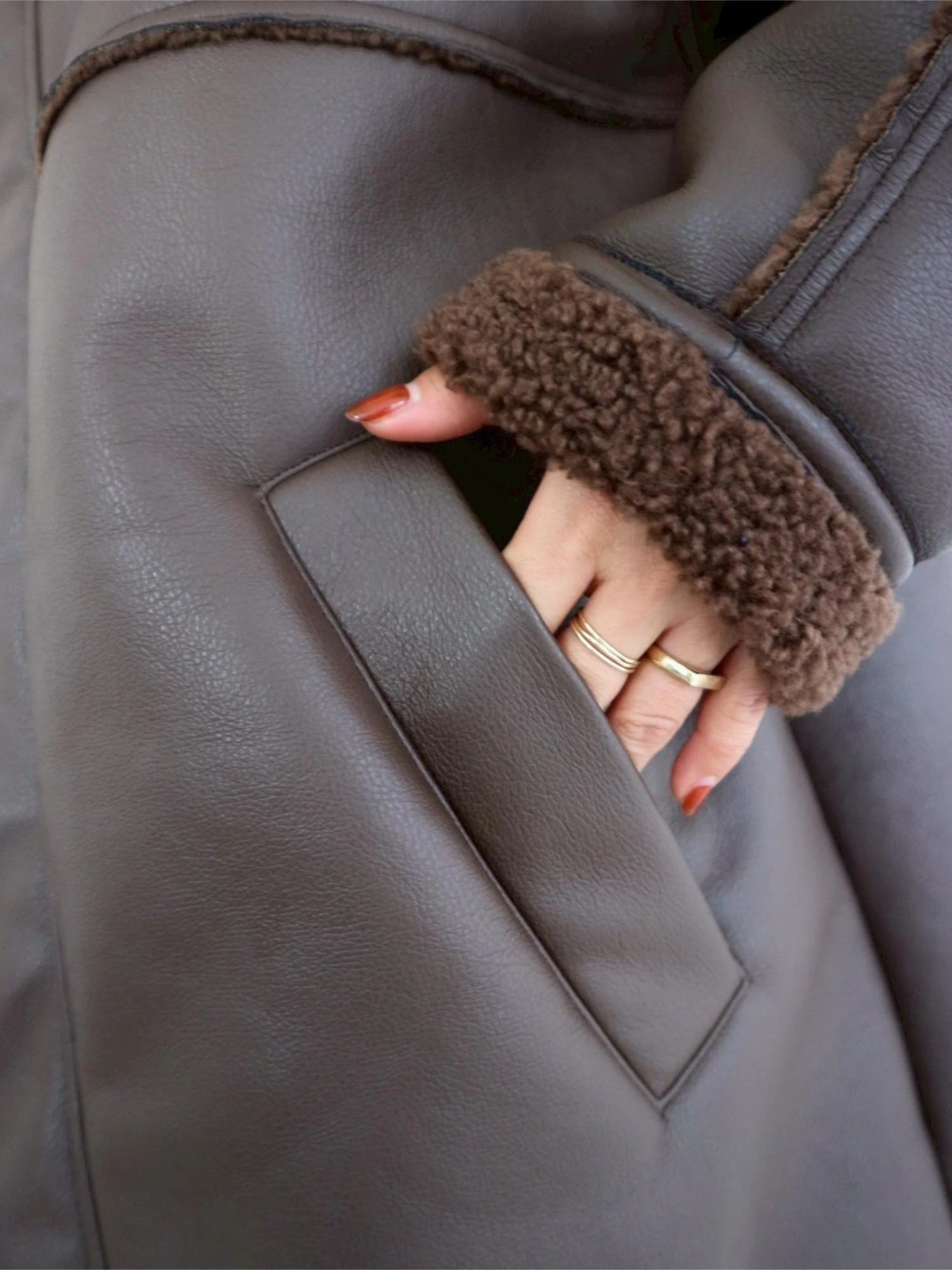 Boa Collar Faux Leather Blouson / TRUNC 88（トランクエイティー