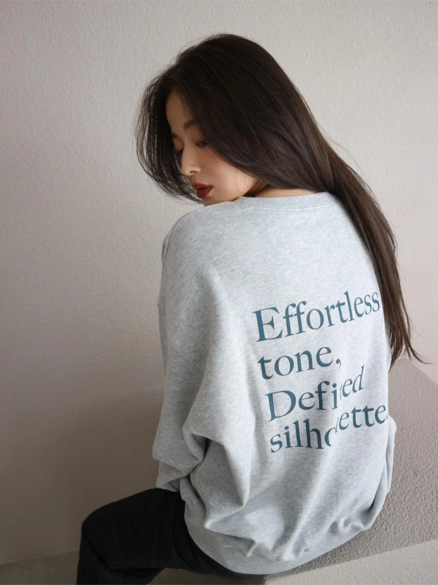 trunc88 バック トップス Oversized Back LOGO Sweat / TRUNC 88（トランクエイティーエイト）の