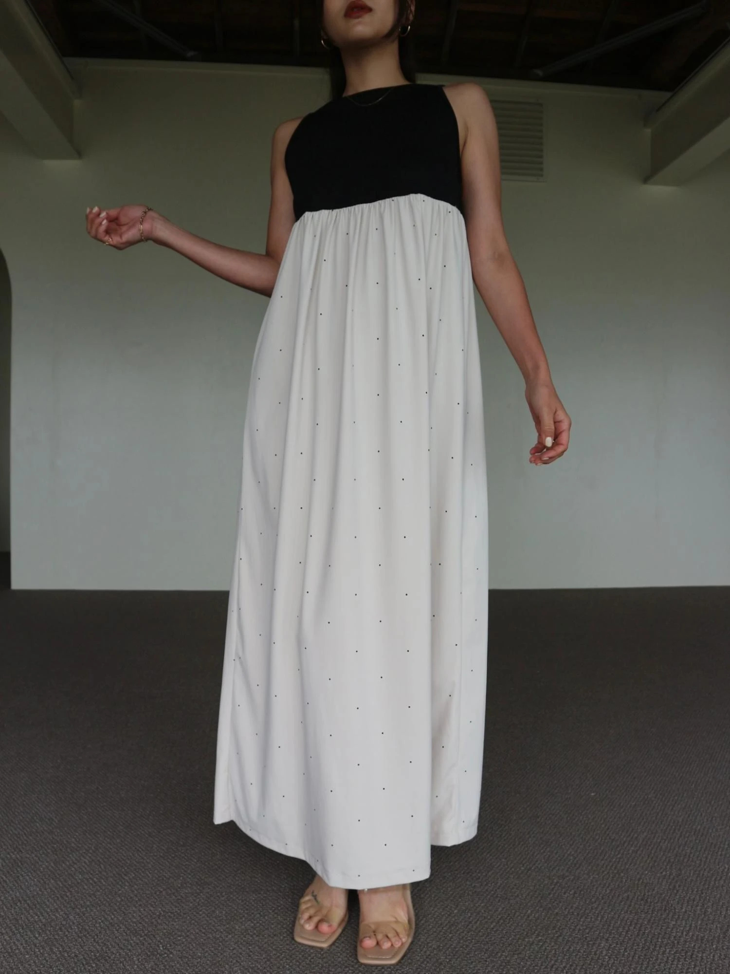 Open-Back Dot Print Dress / TRUNC 88（トランクエイティーエイト）の 
